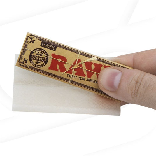 Buy RAW Classic - 1 1/4th Paper Paraphernalia | Slimjim India