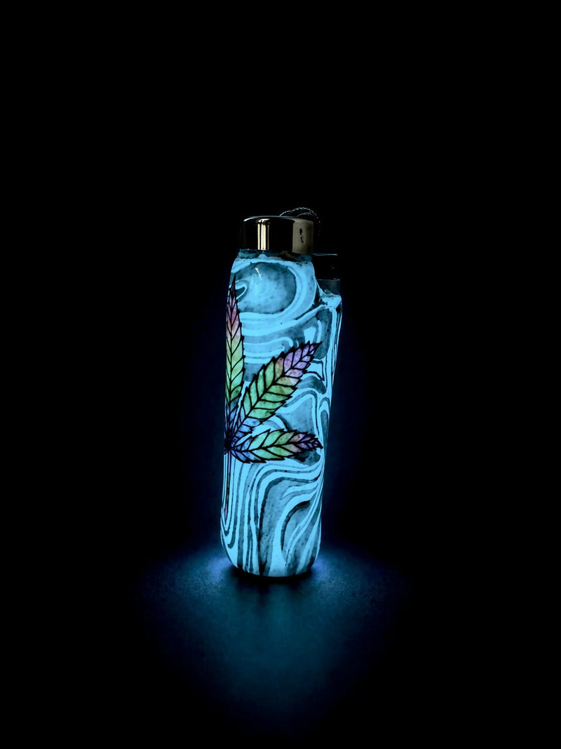 Load image into Gallery viewer, Buy The Glow Leaf Lighter | Slimjim India
