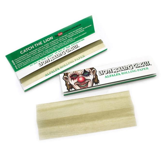Load image into Gallery viewer, Buy Lion rolling Circus - 1 1/4th Size Green Papers (Alfalfa) Paraphernalia | Slimjim India
